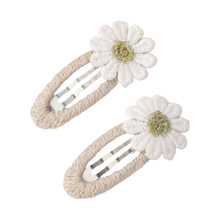 Crochet Daisy Clip Mint, the best customize gift and gifts for her and for him from Inna Carton online shop Dubai, UAE!